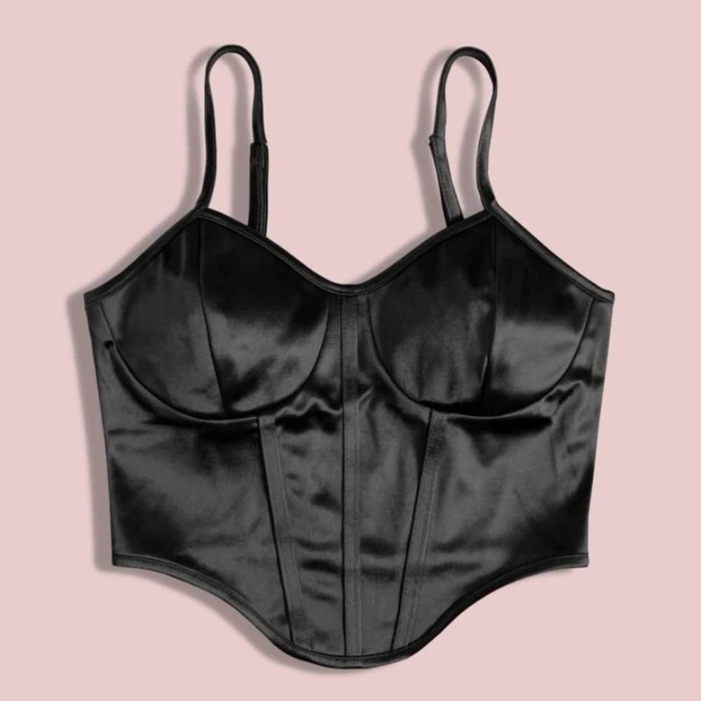 Shien privè curved hem satin cami top